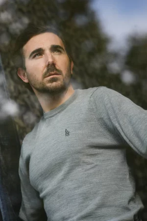 Jersey liso cuello caja gris