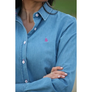 Camisa vaquera mujer con logo bordado en fucsia " Campera".